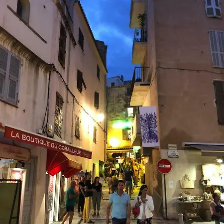 Faro Della Madonetta 펜션 *